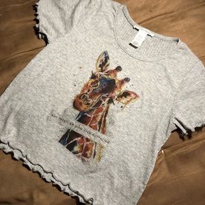 Gray giraffe short sleeve tshirt size s